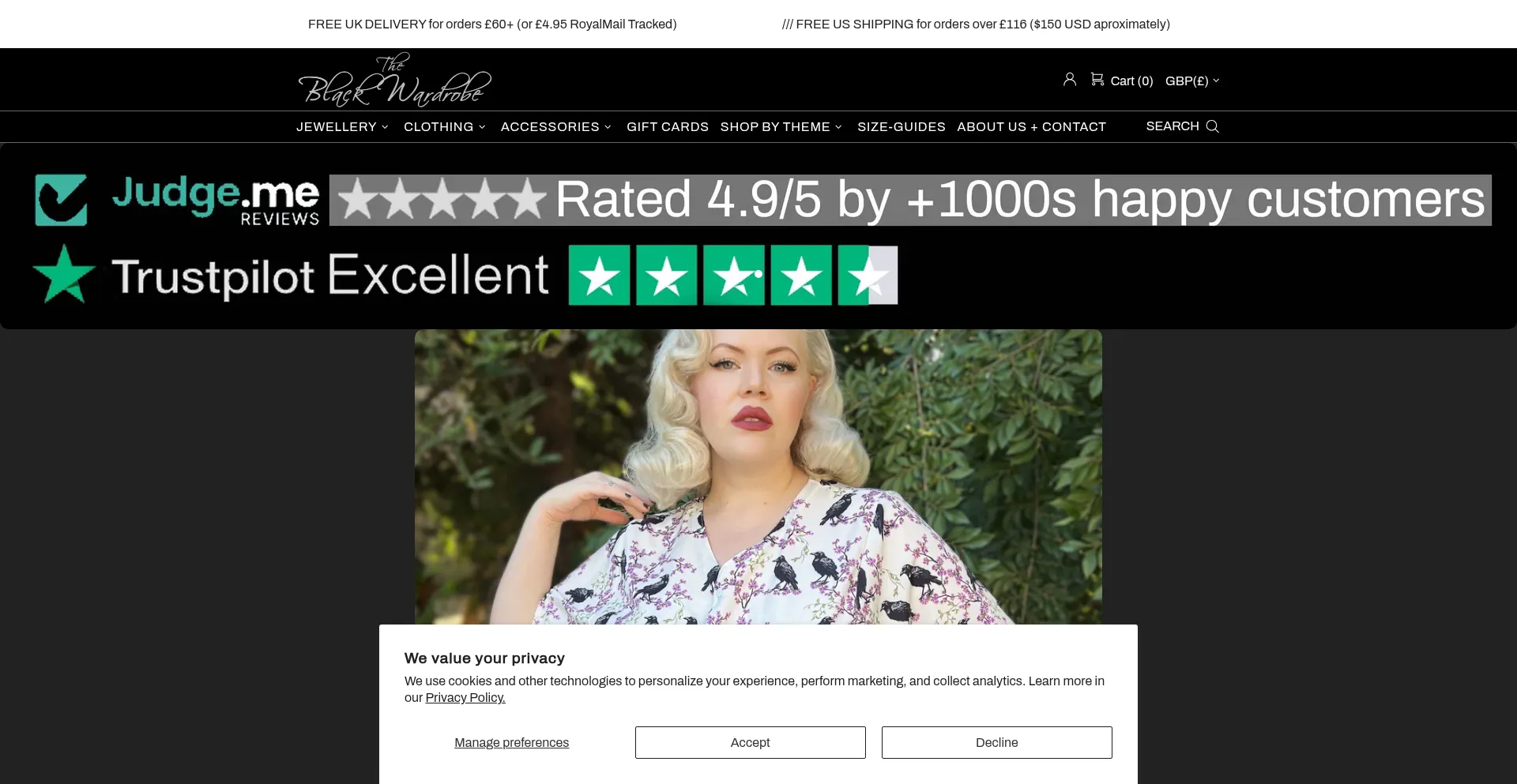 Website screenshot of Theblackwardrobe.com